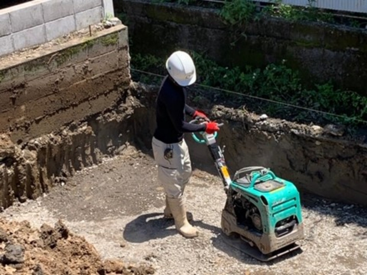 株式会社アンビション
